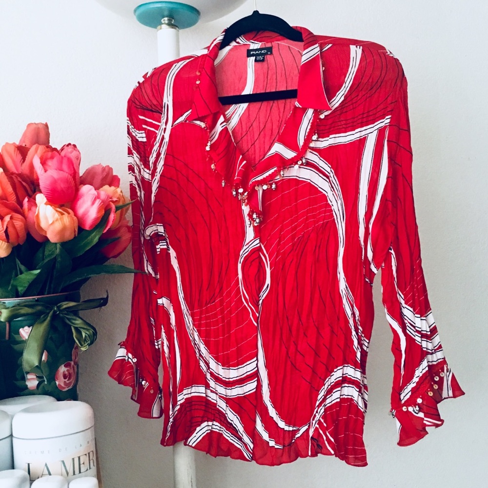 ❤️❤️Beautiful blouse with bell sleeves ❤️❤️